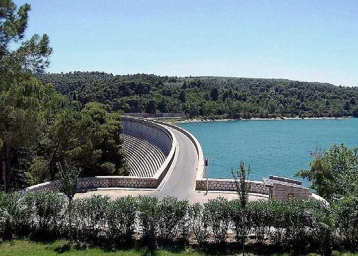 Τεχνητή λίμνη Μαραθώνα